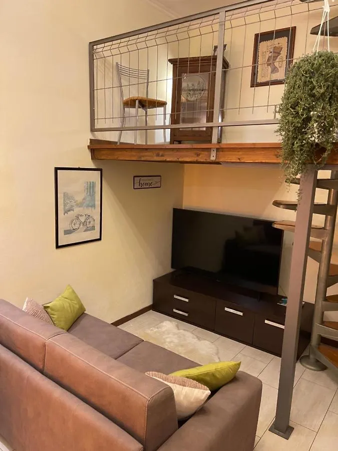 Romeo Apartment Livorno 0*,  Italia